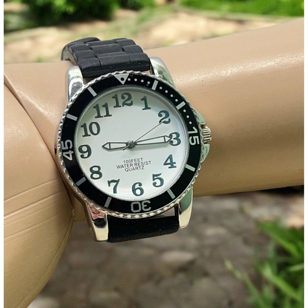 Modern Black Silicone Watch Unisex Quartz Water Resistant Silver Tone